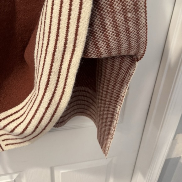 entro Women's Cozy Knit Striped Poncho Sweater Striped Boxy Oversized S/M - Picture 5 of 9